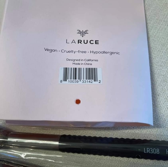 New. Luxury LaRuce Brush Set - Picture 6 of 6